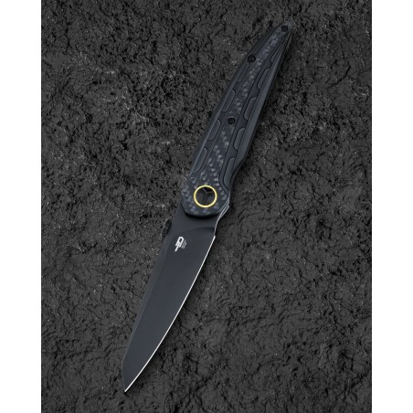 Nóż składany Bestech Prydwen Black Titanium/Regular Carbon Fiber, Black PVD MagnaCut by Kombou (BT2409D)