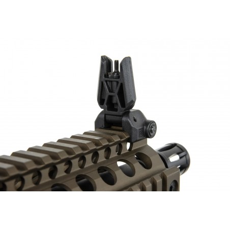 Karabinek ASG Specna Arms Daniel Defense® MK18 SA-P19 Prime™ HAL™ ETU z silnikiem bezszczotkowym Chaos Bronze Karabinek ASG Specna Arms Daniel Defense® MK18 SA-P19 Prime™ HAL™ ETU z silnikiem bezszczotkowym Chaos Bronze