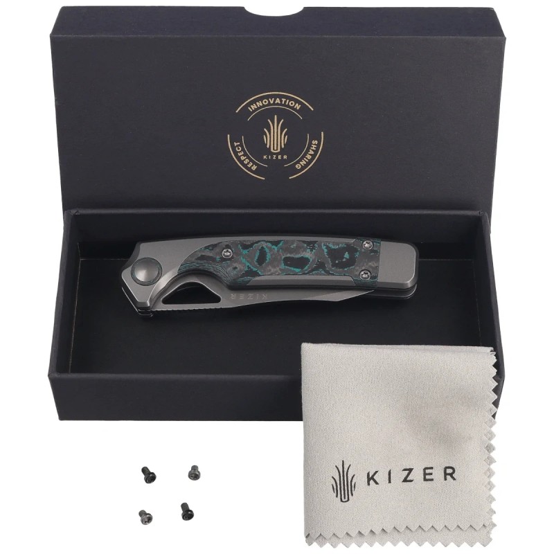 Nóż składany Kizer Ara Gray Titanium / Brittany Blue Camo Carbon, Gray Stonewashed S45VN Jonathan Styles & Paul Munko (Ki3729A2)